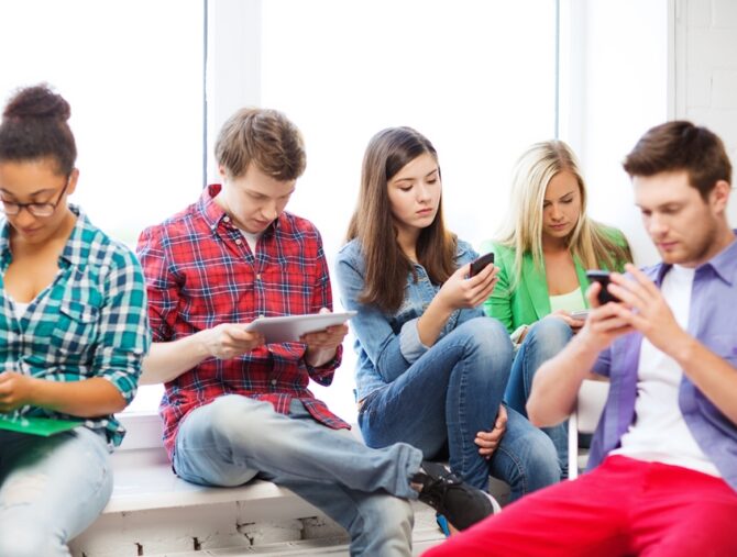 O Futuro do consumo online em 2025 - Como a revolução algorítmica redefine o e-commerce
