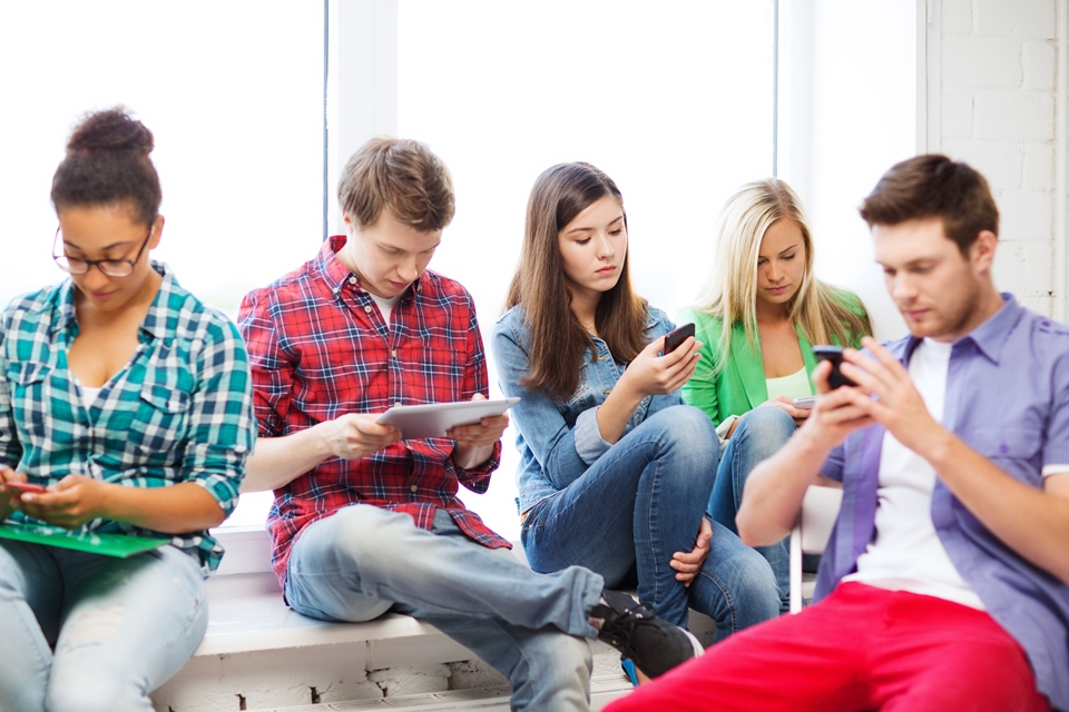 O futuro do consumo online em 2025: Como a revolução algorítmica redefine o e-commerce